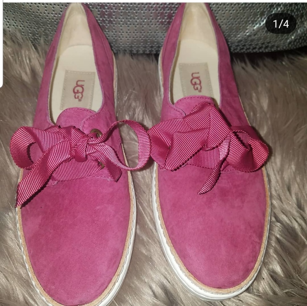 Pink UGG ribbon tie up